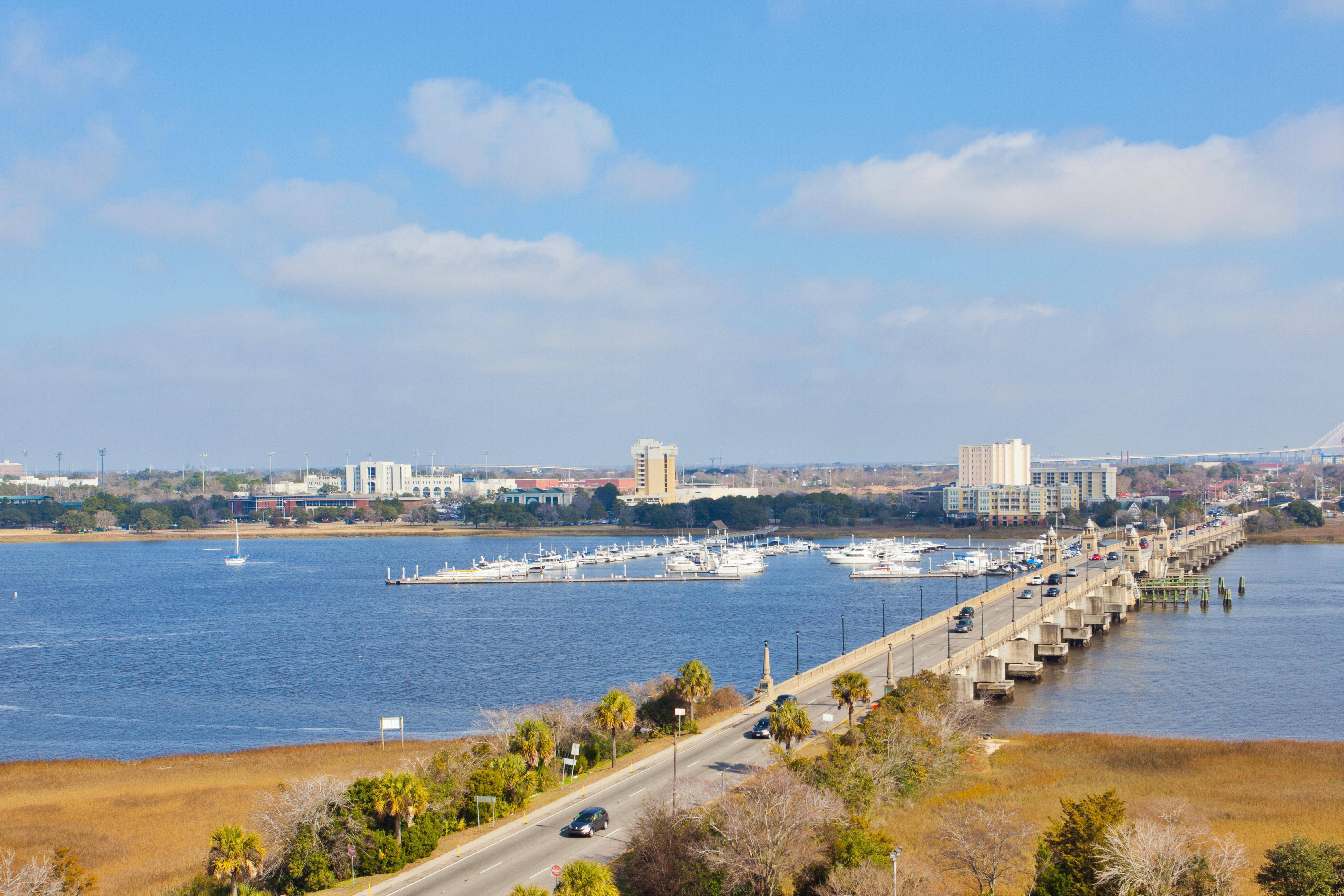 Holiday Inn Charleston-Riverview, An Ihg Hotel Екстериор снимка