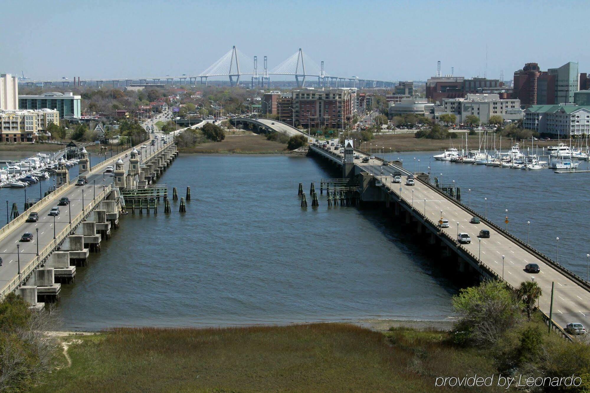 Holiday Inn Charleston-Riverview, An Ihg Hotel Екстериор снимка